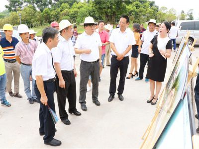 創(chuàng)建綠色生態(tài)校園，我們?cè)谛袆?dòng)！