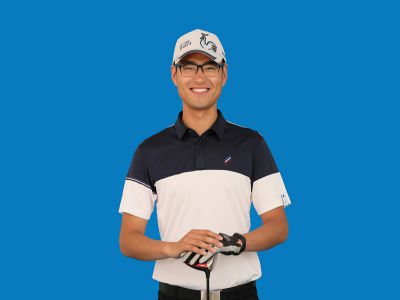 王闖：江漢大學(xué)高爾夫?qū)W院畢業(yè)，專業(yè)高爾夫教練，中國(guó)高爾夫協(xié)會(huì)認(rèn)證教練，美國(guó)TPI認(rèn)證教練，中國(guó)高爾夫協(xié)會(huì)《青少年運(yùn)動(dòng)技能等級(jí)標(biāo)準(zhǔn)》考評(píng)員