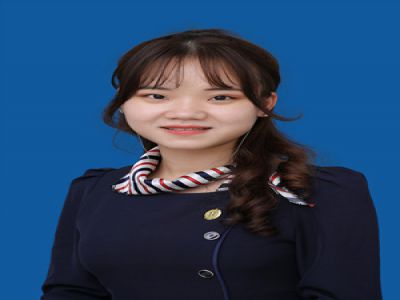 朱玉：信息技術(shù)，畢業(yè)于福建師范大學(xué)計(jì)算機(jī)科學(xué)與技術(shù)專業(yè)。曾擔(dān)任西山文武學(xué)校高中信息技術(shù)老師和福建師范大學(xué)第二附屬小學(xué)機(jī)器人老師，參與福建省“REL機(jī)器人工程挑戰(zhàn)賽”場(chǎng)地設(shè)計(jì)。