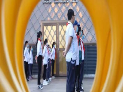一米之外—— 隔離病毒，不隔離愛(ài)