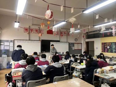 太贊了！遠(yuǎn)恒佳600 +優(yōu)秀校友余樂(lè)返校，手把手教高三學(xué)子沖刺大招